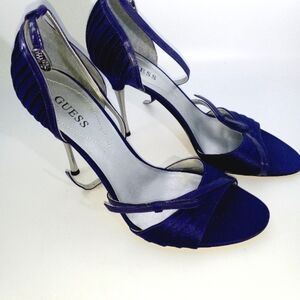 GUESS PURPLE HEELS